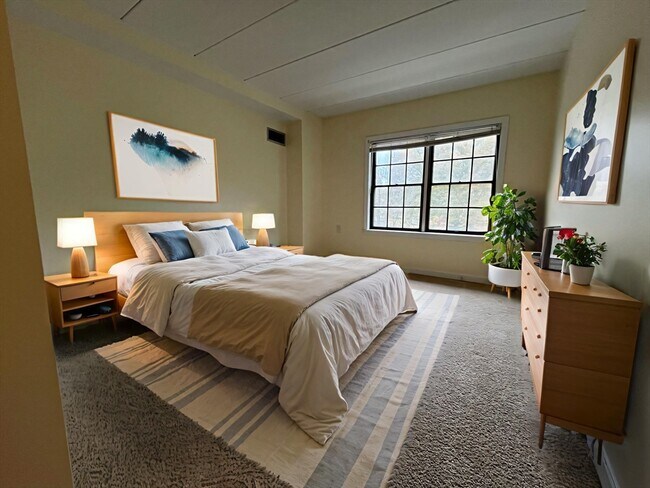 Building Photo - 324 Washington St