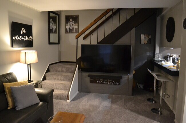 Building Photo - 8914 Trotter Lane # A