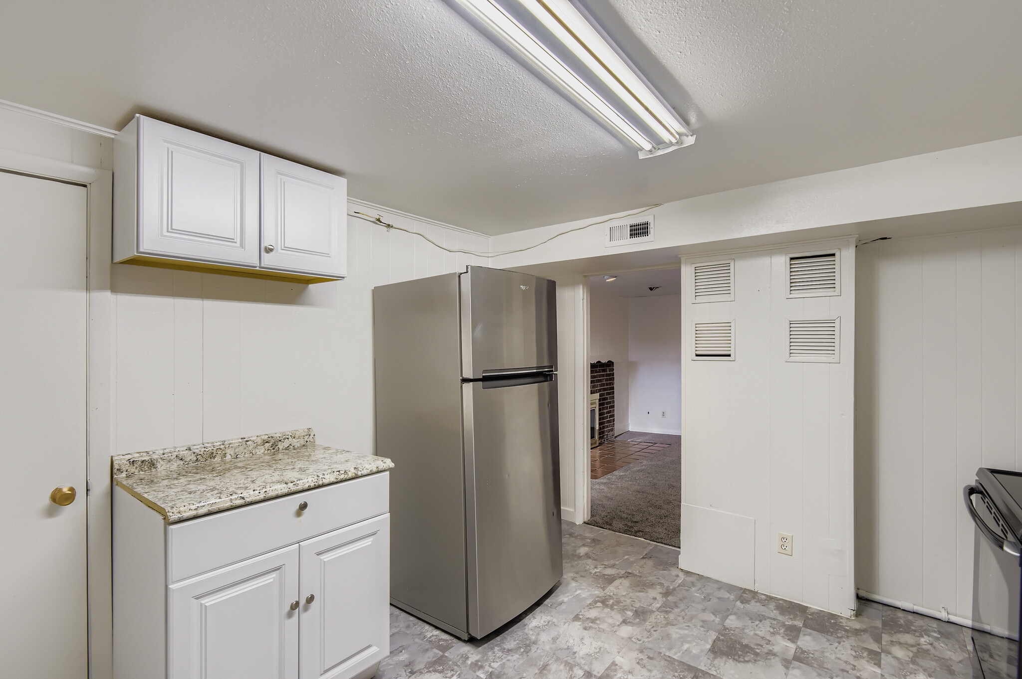 Full private kitchen - 6336 W 71st Pl