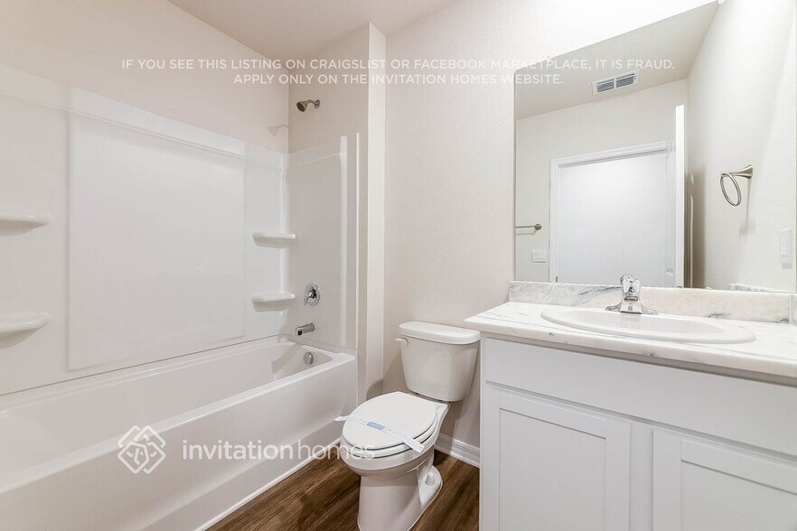 Building Photo - 8028 Majestic Palms Ct