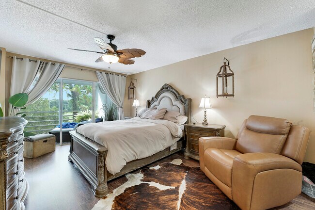 Building Photo - 3755 Via Poinciana