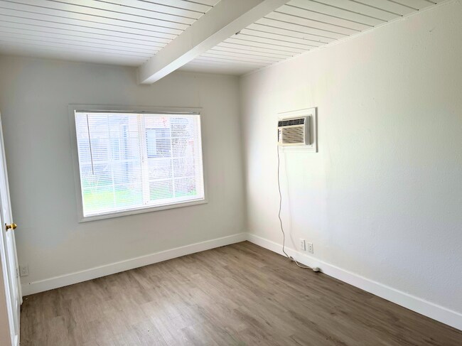 Building Photo - 3174 Ameno Rd
