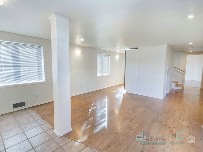 Building Photo - $500 OFF SUMMER MOVE-IN SPECIAL - $2,700 3 BED/1.5 BATH!!!