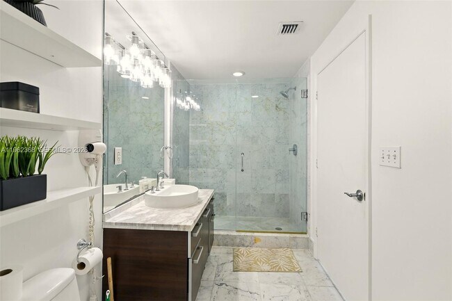 Building Photo - 244 Biscayne Blvd