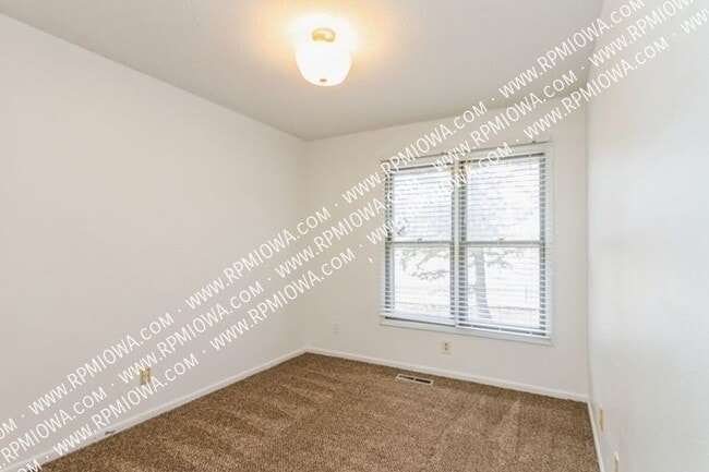 Building Photo - 2722 Park Ave