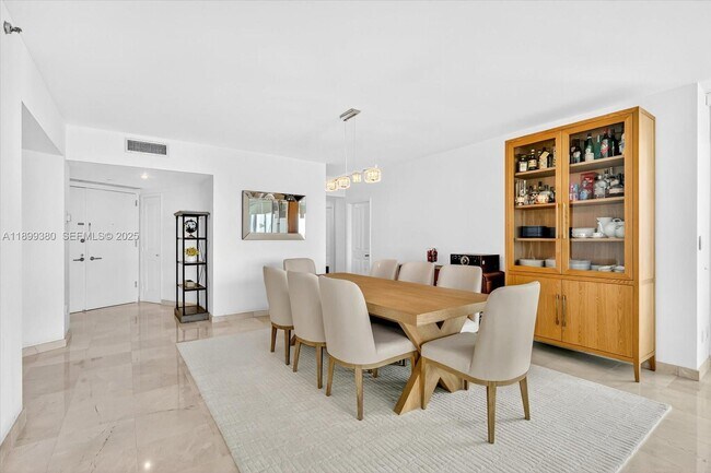 Building Photo - 2127 Brickell Ave