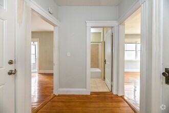Building Photo - 473 Broadway