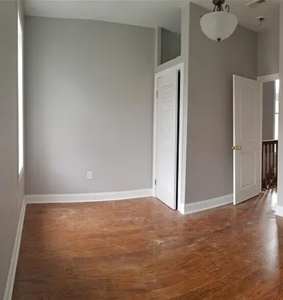 Building Photo - 718 S 51st St