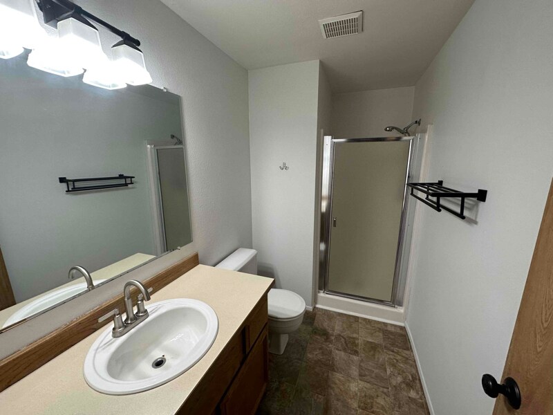 Building Photo - 2815 E Section St