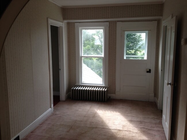 1st flr sitting area - 219 Main St