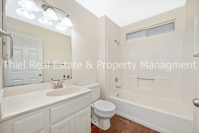 Building Photo - 2277 Knollwood Dr