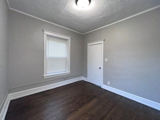 Building Photo - 2707 E 78th St