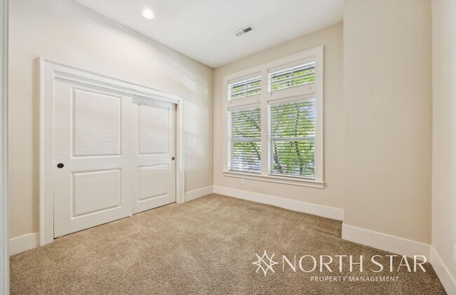 Building Photo - Stunning Renaissance at Peterkort Woods To...