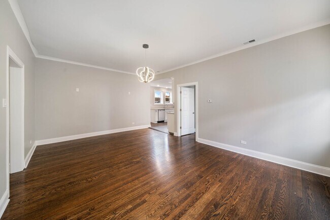 Building Photo - 5426 W Jackson Blvd