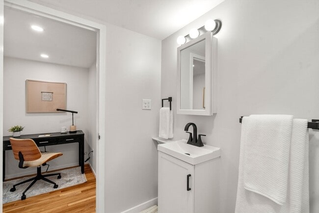 Building Photo - 231 Coolidge Ave