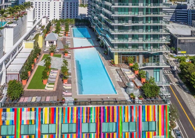 Building Photo - Enjoy this spacious 1-bedroom + DEN unit in an excellent location,