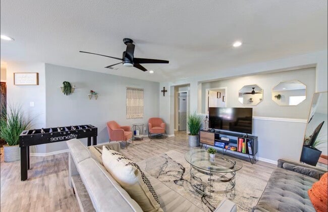 Building Photo - 13131 Dawn Hollow Ln