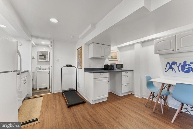 Building Photo - 5302 Baltimore Ave