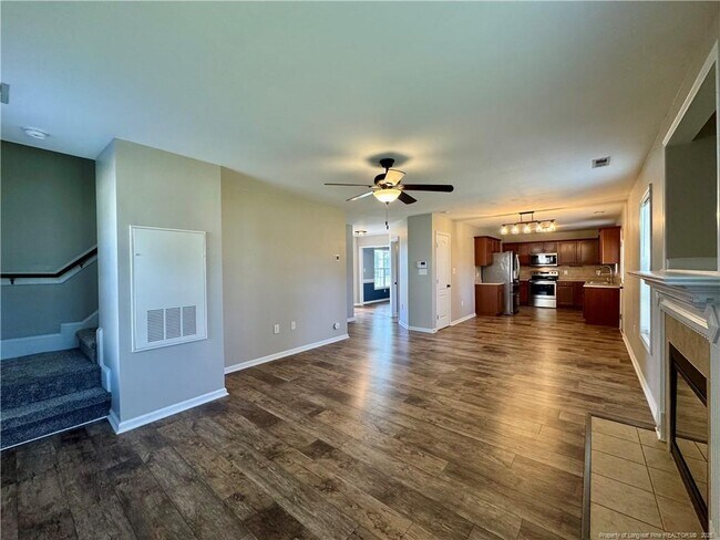 Building Photo - 105 Bluebonnet Oak Ct