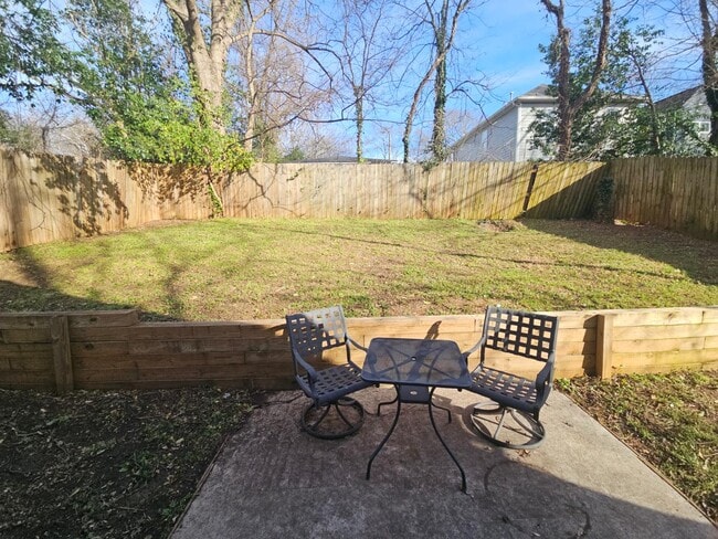 Building Photo - 904 Smith St SW