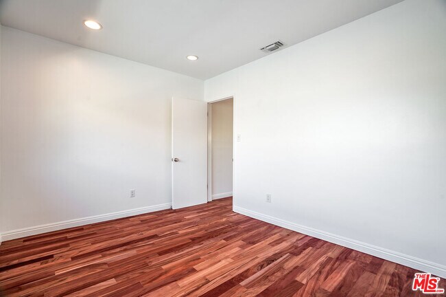 Building Photo - 1348 Morningside Wy