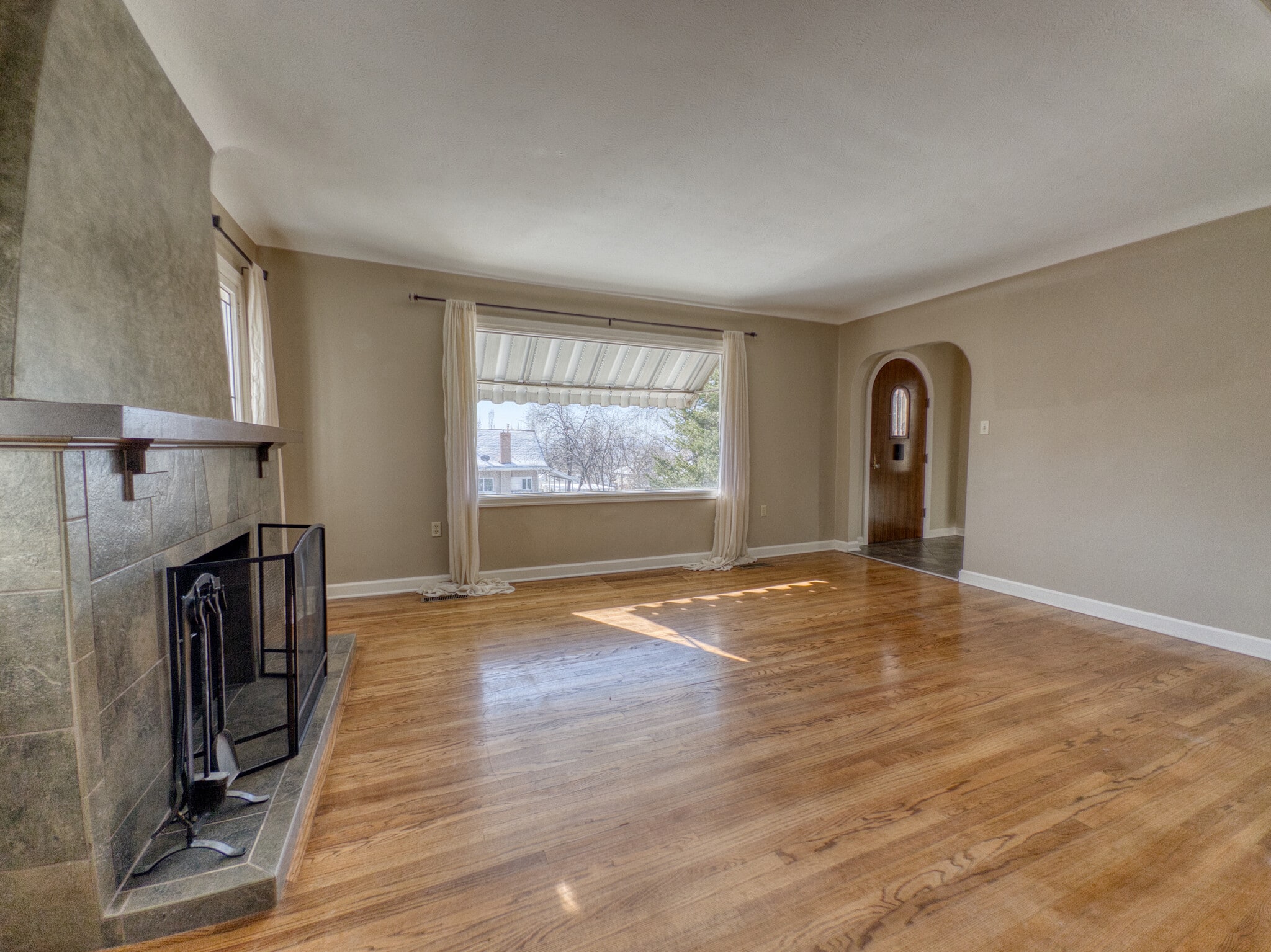 Building Photo - 483 E 8th Ave