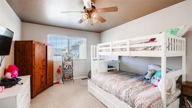 Building Photo - Charming Open Floor Plan Home