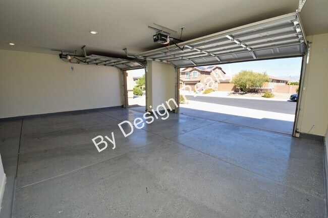 Building Photo - Gladden Farms 3 Bed 2 Bath+Den - 3 Car Garage