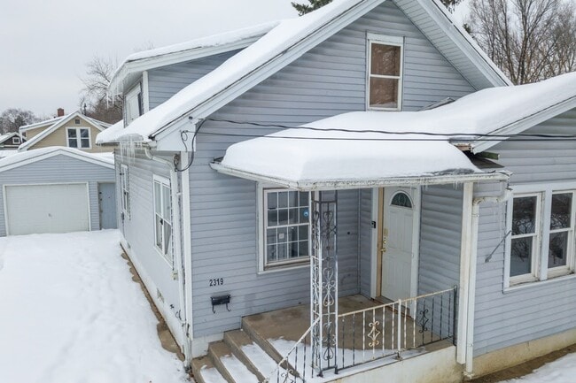 Building Photo - 2319 Hecker Ave