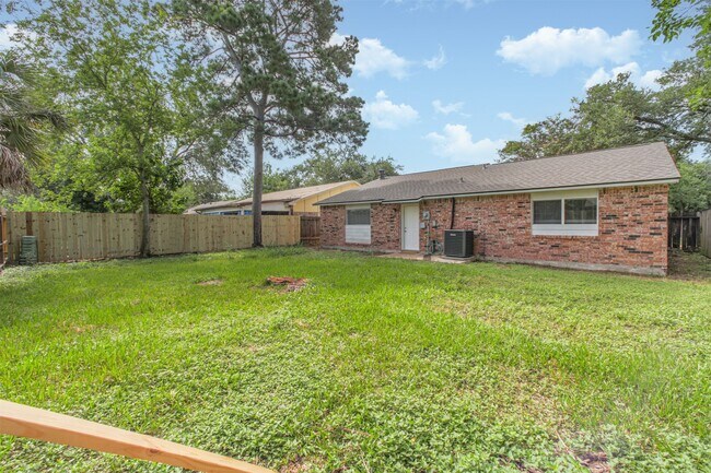 Building Photo - 16722 Moary Firth Dr