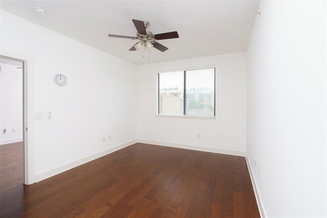 Building Photo - 3016 Guadalupe St