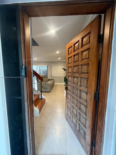 Primary Photo - 1595 SW 122nd Ave