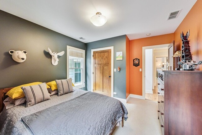 Building Photo - 305 Marengo Ave