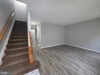 Building Photo - 611 Artisan St