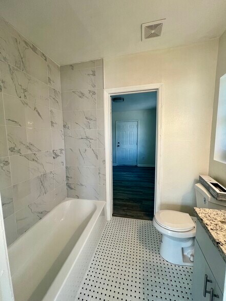 Bathroom - 1630 NW 35th St
