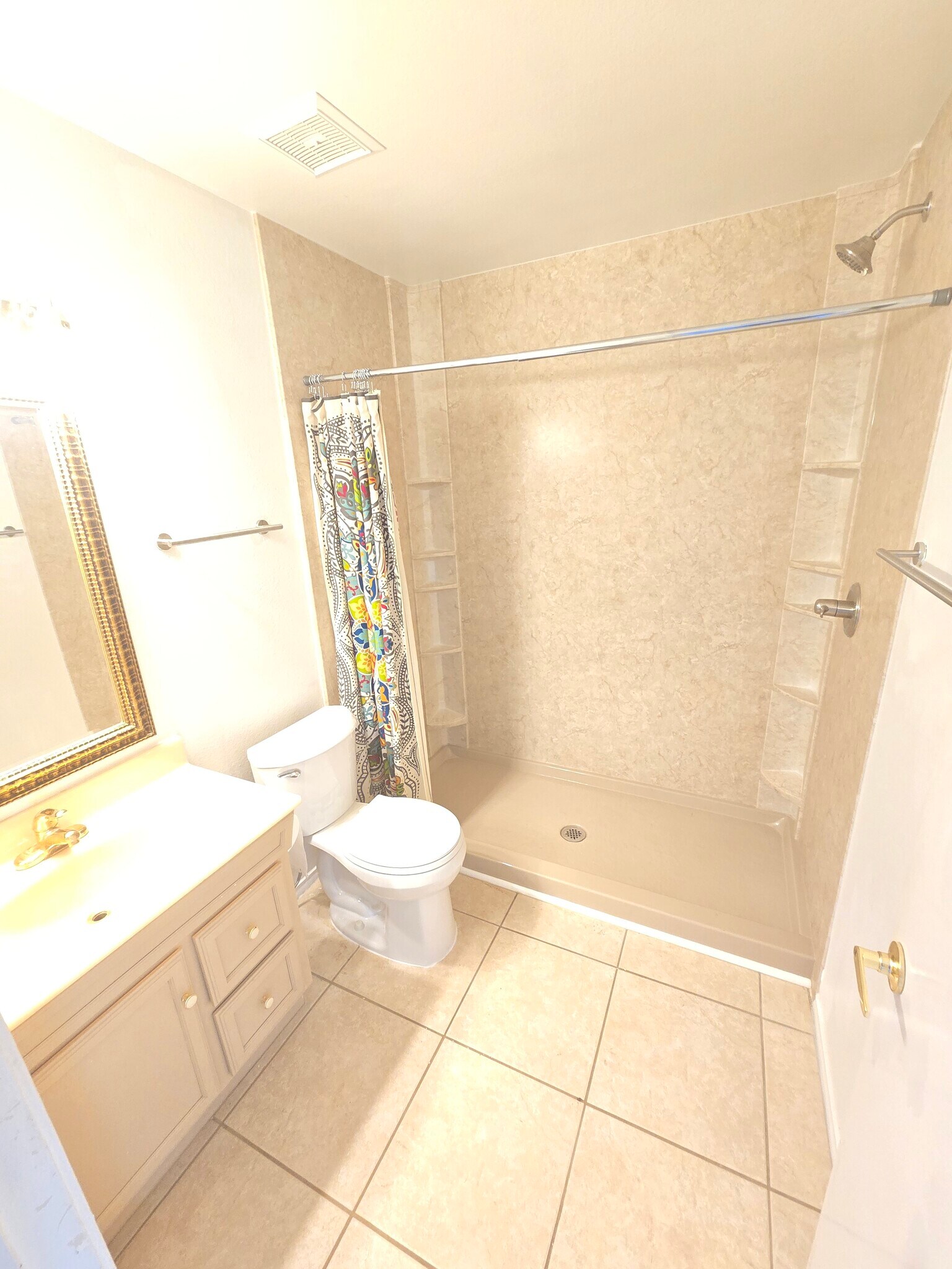 Guest Bath - 1044 E Pueblo Rd