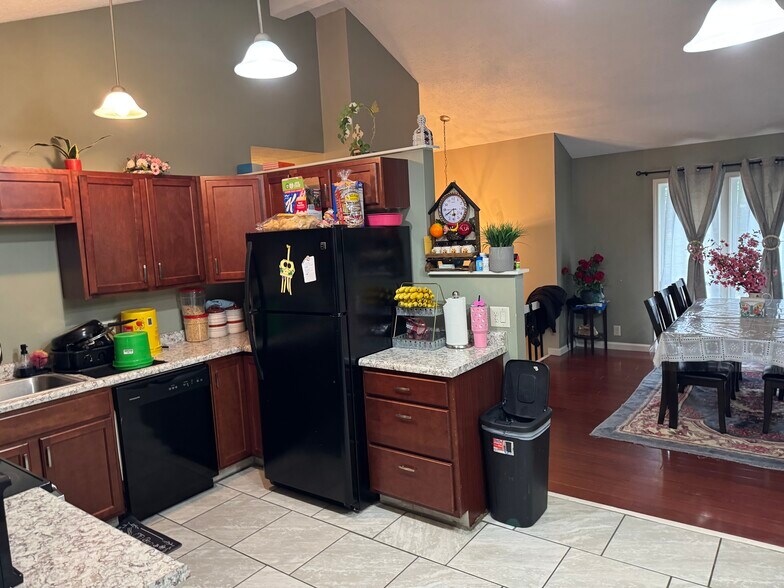 Building Photo - 14020 Barretts Dr