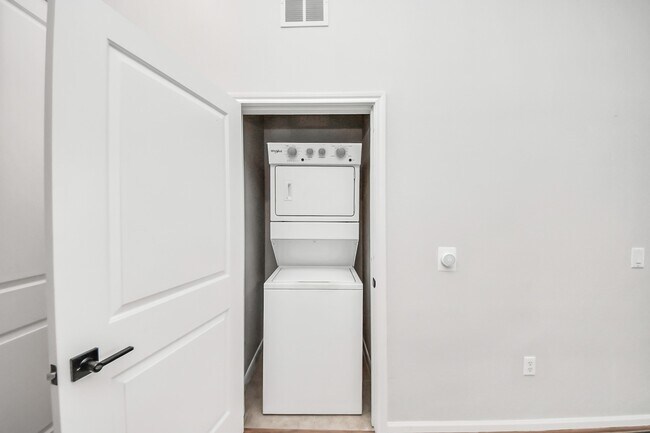 Building Photo - 6363 San Felipe St