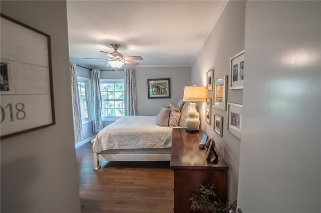 Building Photo - 1210 Lenox Cir NE