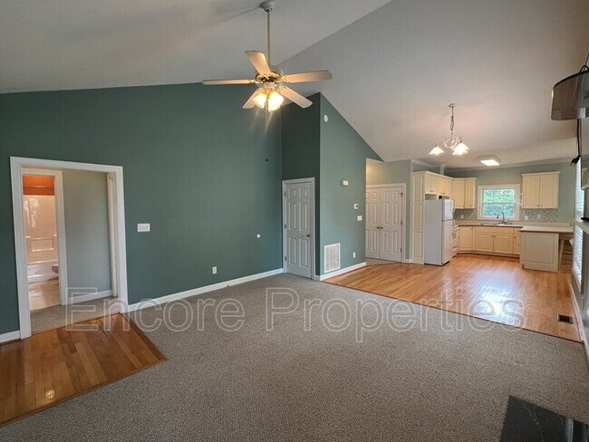 Building Photo - 1008 Elmsleigh Way