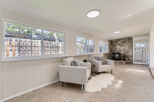 Building Photo - 2565 Teller St