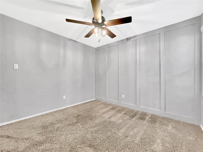 Building Photo - 353 Bronco Billy Dr