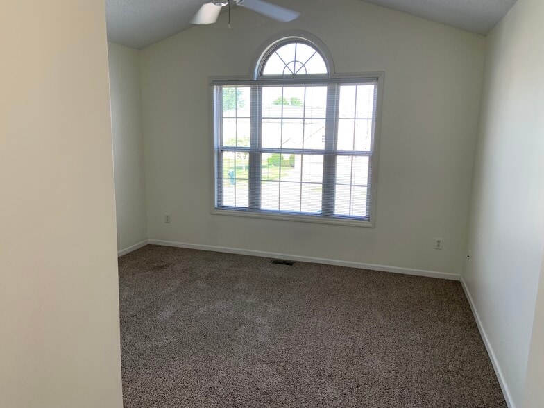Building Photo - 961 Jasmine Ln
