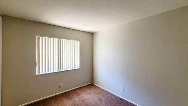 Building Photo - 7123 Clearwater Ave