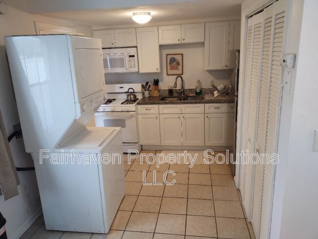 Building Photo - 1859 Williams Ave