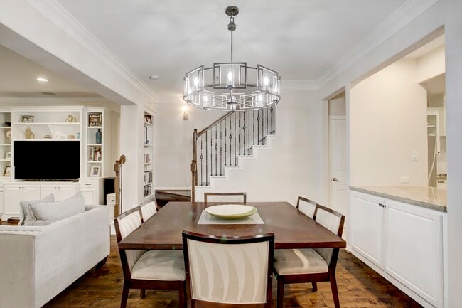 Building Photo - 4230 Drake St