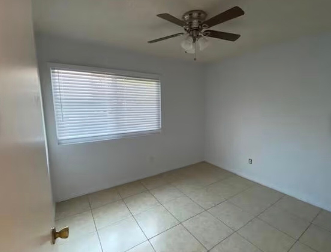 Building Photo - 9856 Shirley Gardens Dr