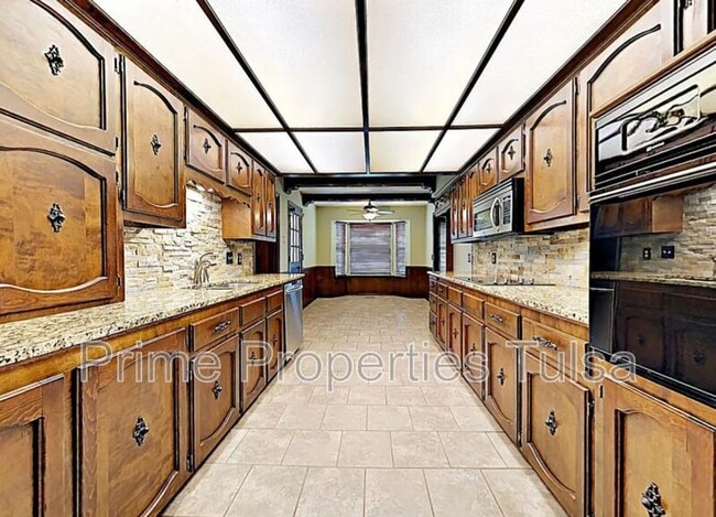 Building Photo - 838 Millwood Rd