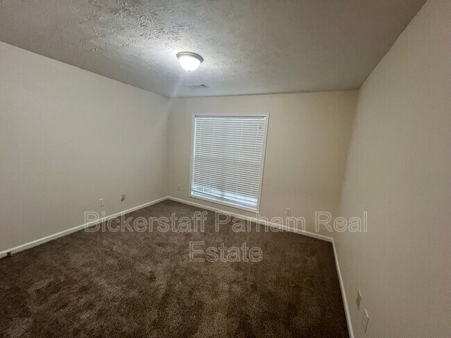Building Photo - 3007 Nancy Dr