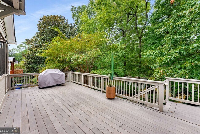 Building Photo - 546 Candler Park Dr NE